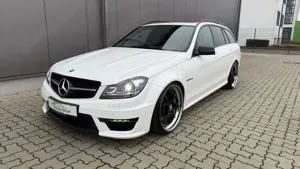 Mercedes-Benz C 63 AMG T-Modell !2 Hand, Premium, Service neu!