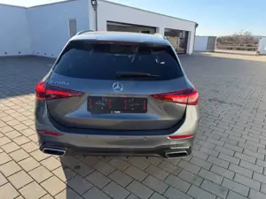 Mercedes-Benz C 220 AMG*AHK*PANO*NIGHT*4 J. GARANTIE*73.300 UVP Bild 5