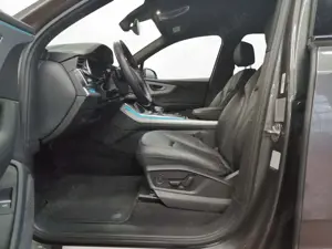 Audi Q7 55 3.0 TFSI e quattro Matrix, AHK Bild 4