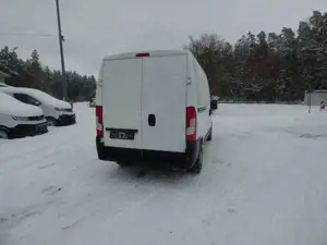 Peugeot Boxer Kasten Hochraum 333 L2H2 Pro BlueHDi 140 S Bild 5