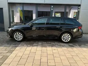 Skoda Octavia Combi 1.5 eTSI DSG Selection LED+ACC+AHK