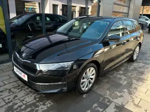 Skoda Octavia Combi 1.5 eTSI DSG Selection LED+ACC+AHK Bild 3