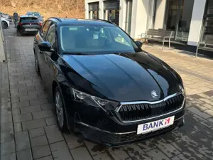 Skoda Octavia Combi 1.5 eTSI DSG Selection LED+ACC+AHK Bild 4