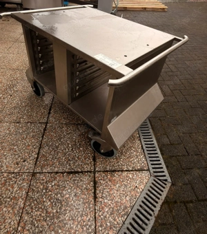 Rational Untergestell mit Rädern für Kombidämpfer