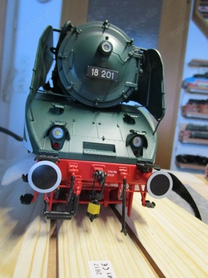 KM1 BR 18 201 Spur 1 Dampflok 101863 wie neuOVP! Bild 7