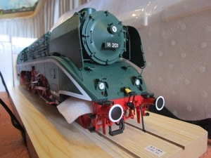KM1 BR 18 201 Spur 1 Dampflok 101863 wie neuOVP! Bild 4