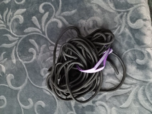 Suche eine Frau für eine Busen bondage. 