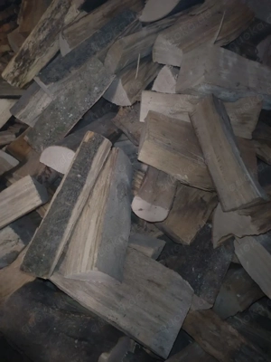 Brennholz Scheitholz Buche und Eiche 