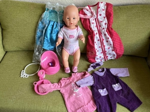 SIMBA Baby Puppe mit Kleidungen & Zubehören - Neuwertig