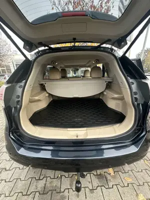 Nissan X-Trail 1.6 dCi Xtronic Tekna Bild 2