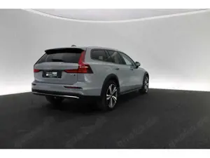 Volvo V60 Cross Country B4 Plus AWD AHK LED PANO Bild 5