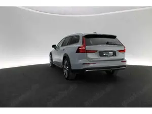 Volvo V60 Cross Country B4 Plus AWD AHK LED PANO Bild 4
