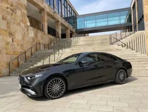 Mercedes-Benz CLS 300 d 4Matic 9G-TRONIC AMG Line Night 8 fach bereift