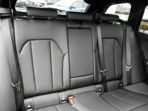 BMW 320 i M SPORT + HuD + Pano + AHK + Abstand + SHZ Bild 4