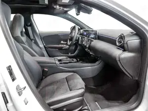 Mercedes-Benz A 200 d AMG NIGHT MEMO MULTI AHK DISTR KAMERA - image 5