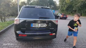 Mitsubishi Outlander Outlander 2.2 DI-D 4WD Automatik Instyle Bild 2