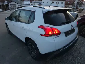 Peugeot 2008 Active/Euro 6/PANO Bild 4