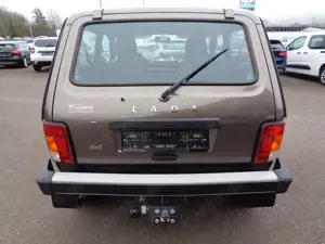 Lada Niva Offroad 4X4 More,Klima,Sitzheizung,AHK. Bild 5
