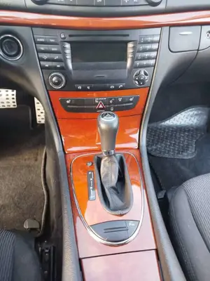 Mercedes-Benz E 200 E 200 T CDI (211.207)