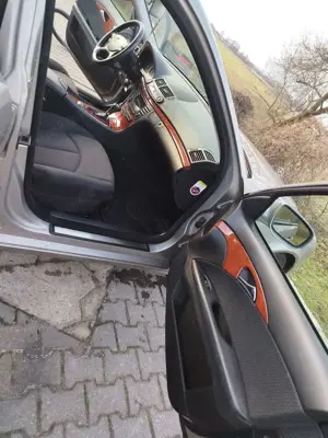 Mercedes-Benz E 200 E 200 T CDI (211.207) Bild 3