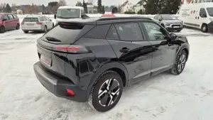 Peugeot 2008 Hybrid 145 e-DSC Allure Bild 2