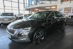 Skoda Octavia Combi First Edition iV/ACC/HUD/Matrix