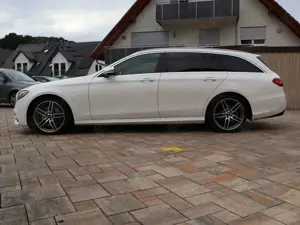 Mercedes-Benz E 220 d T 9G-TRONIC AMG Line Bild 5