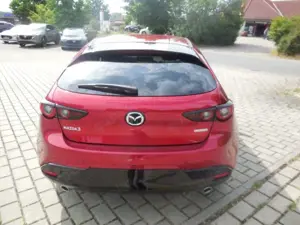 Mazda 3 2.5 e-SKYACTIV G 140PS NAGISA BOSE-Sound, LED-Sche Bild 4