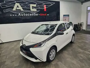 Toyota Aygo 1.0 KAT x 8 Fach Bereifung, HU 11.2027 Bild 2