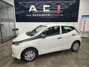 Toyota Aygo 1.0 KAT x 8 Fach Bereifung, HU 11.2027 Bild 3