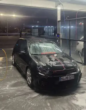 Volkswagen Golf GTI 2.0 GTI Bild 2