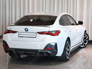 BMW i4 eDrive35 Gran Coupé M Sport 19Zoll AHK HarmKar Las Bild 3