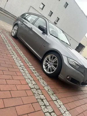 BMW 318 318d Bild 3
