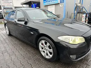 BMW 530 d LIMOUSINE KLIMA NAVI SCHIEBEDACH XENON ALU EURO5