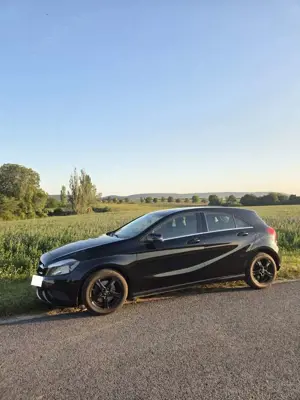 Mercedes-Benz A 180 (BlueEFFICIENCY) Style