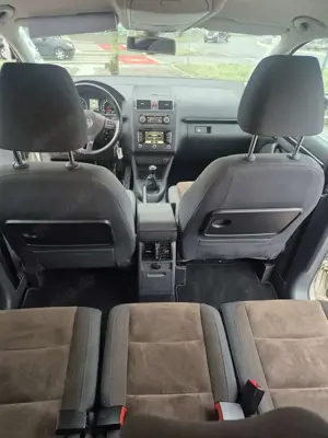 Volkswagen Touran 2.0TDI Highline Bild 5