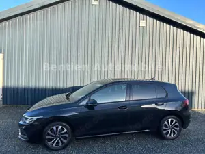 Volkswagen Golf VIII Active,LED,Vir.Cockpit,Navi,SHZ,Carpla