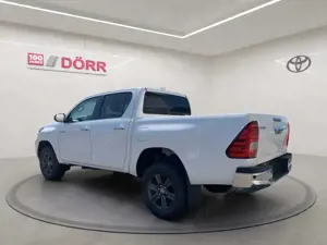 Toyota Hilux 4x4 Double Cab MHEV Autm. Comfort Navi+PDC* Bild 3