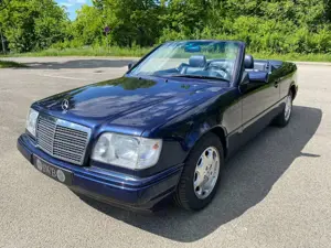 Mercedes-Benz E 220 E 220