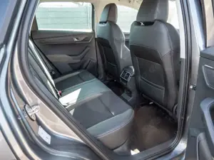 Skoda Karoq 1.5 TSI Selection PDC NAVI AHK ACC LED Bild 4