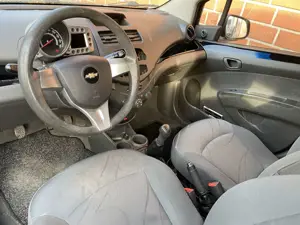 Chevrolet Spark Spark 1 liter Sparsam  mit TÜV bis 04/2027 Bild 4