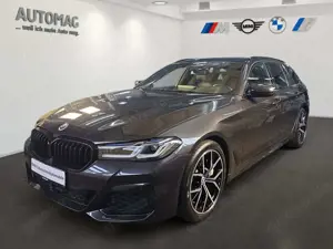 BMW 540 i xDrive M-Sport*HeadUp*Laser*Panoramadach*Driving