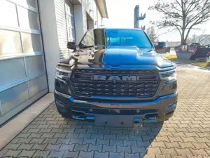 Dodge RAM 1500 Limited Night 3,0L L6 SST H.O. CrewCab Bild 2