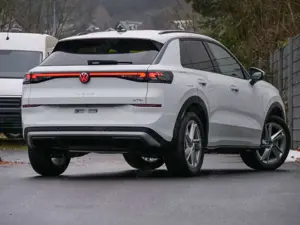 Volkswagen T-Roc 1.5 eTSI DSG Technikpaket Lichtpaket Bild 2