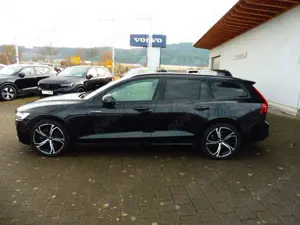 Volvo V60 Kombi Plus Dark Bild 3