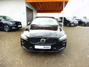 Volvo V60 Kombi Plus Dark Bild 2