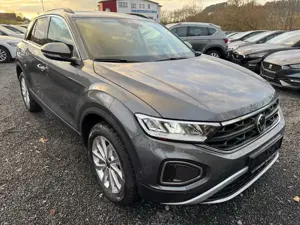 Volkswagen T-Roc 1.5 TSI DSG*LIFE*SHZ*ACC*LED*PARKASSIST*PD