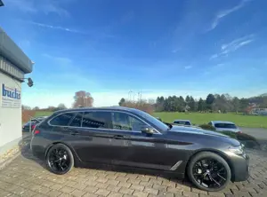 BMW 540 d xDrive Touring ACC Laser HUD Massage Pano