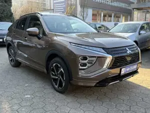 Mitsubishi Eclipse Cross Plug-in-Hybrid TOP Panoramadach, Leder uvm.