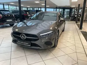 Mercedes-Benz A 180 Progressive Line Advanced *AHK